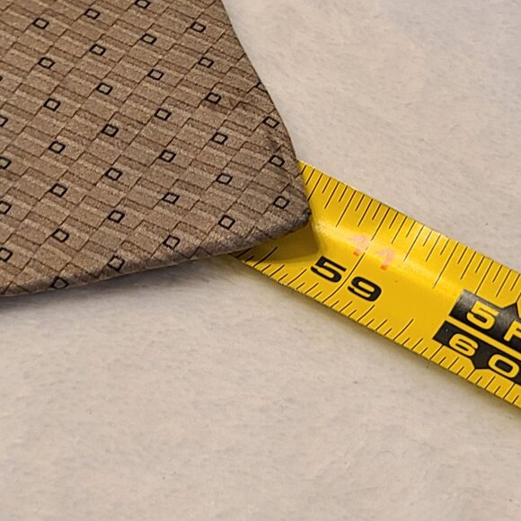 Jones New York Men's Tie 100% Imported Silk Made In USA Tan Geometric Pattern - Picture 8 of 10